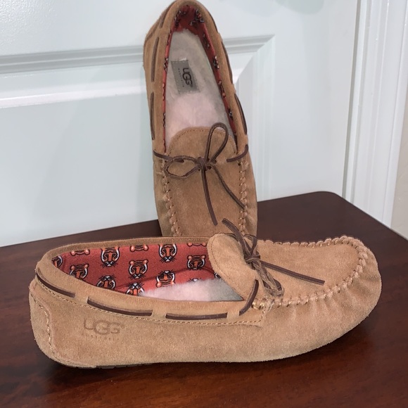 UGG BRAND NEW SIZE 7-71/2 CHESTNUT SLIPPERS - Picture 2 of 8
